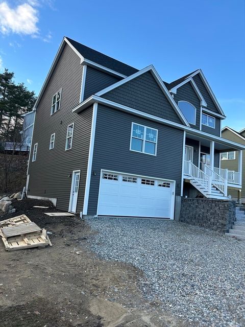 Condominium in Kingston NH 3 Mulligan St #3.jpg
