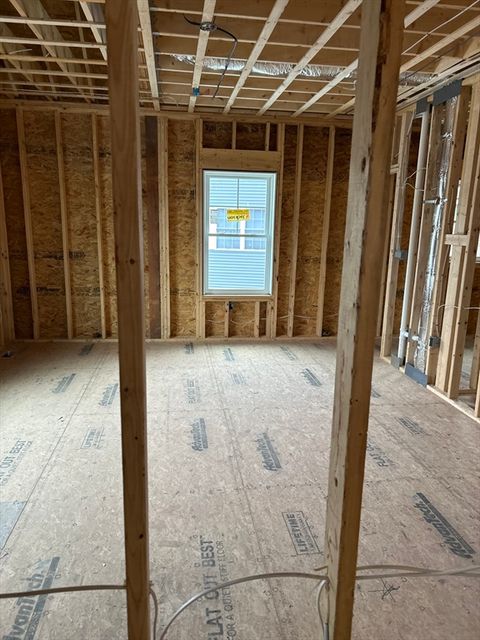 Condominium in Kingston NH 3 Mulligan St #3 6.jpg