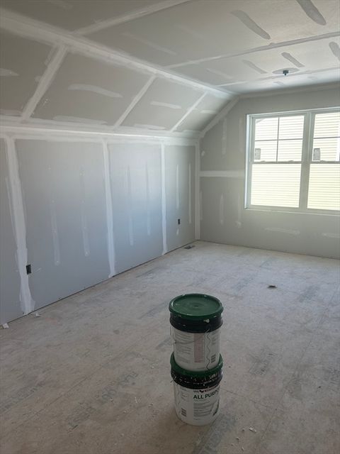 Condominium in Kingston NH 3 Mulligan St #3 13.jpg