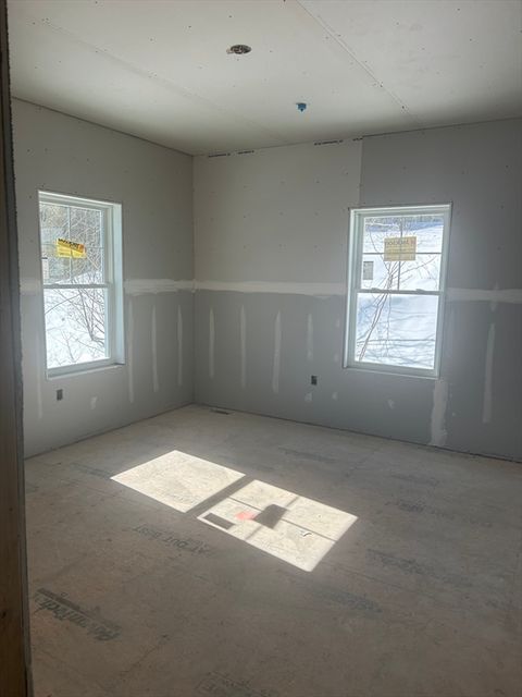 Condominium in Kingston NH 3 Mulligan St #3 12.jpg
