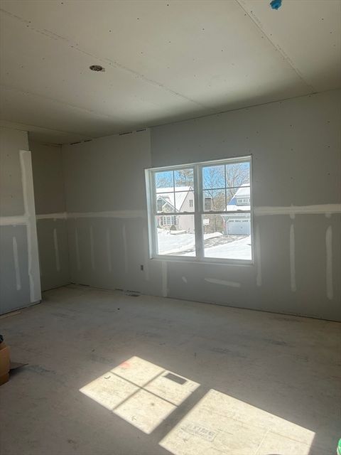 Condominium in Kingston NH 3 Mulligan St #3 10.jpg