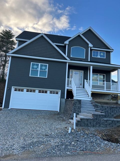 Condominium in Kingston NH 3 Mulligan St #3 1.jpg