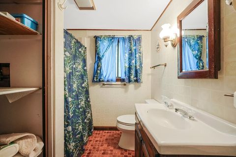 Single Family Residence in Nottingham NH 117 Lakeview Dr 21.jpg