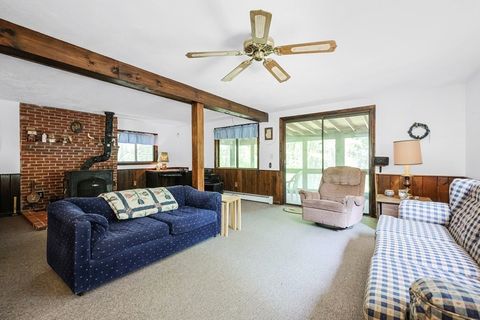 Single Family Residence in Nottingham NH 117 Lakeview Dr 9.jpg