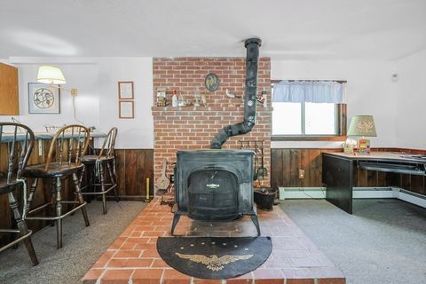 Single Family Residence in Nottingham NH 117 Lakeview Dr 11.jpg