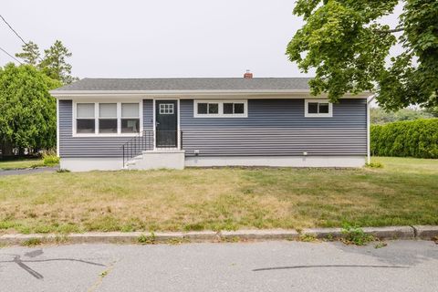 Single Family Residence in New Bedford MA 1057 Beverly St.jpg