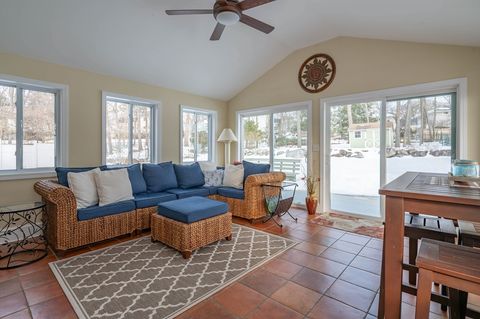 Single Family Residence in Manchester NH 355 Pickering St 16.jpg