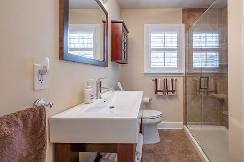 Single Family Residence in Manchester NH 355 Pickering St 9.jpg