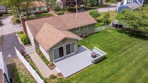 Single Family Residence in Manchester NH 355 Pickering St 17.jpg