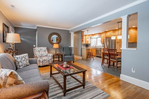 Single Family Residence in Manchester NH 355 Pickering St 3.jpg