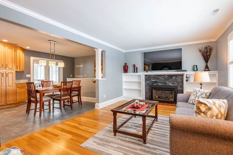 Single Family Residence in Manchester NH 355 Pickering St 4.jpg