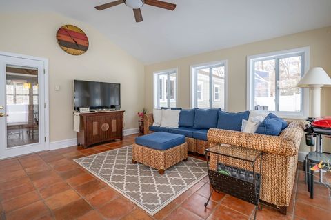 Single Family Residence in Manchester NH 355 Pickering St 15.jpg