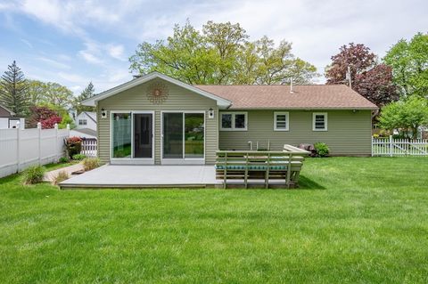 Single Family Residence in Manchester NH 355 Pickering St 19.jpg