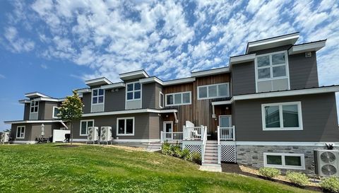 Condominium in Laconia NH 36 Vantage Point Drive #4 6.jpg