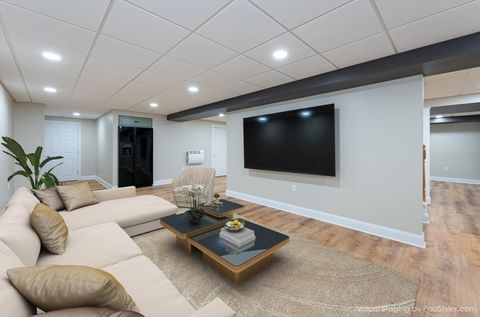 Single Family Residence in Amherst NH 14 Chandler Lane 18.jpg