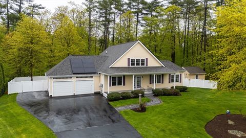 Single Family Residence in Amherst NH 14 Chandler Lane 22.jpg