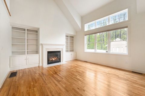 Single Family Residence in Amherst NH 14 Chandler Lane 4.jpg