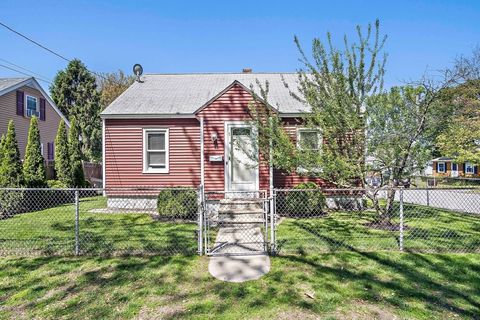 Single Family Residence in Manchester NH 159 S Lincoln St.jpg