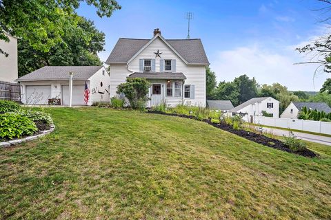 Single Family Residence in Manchester NH 14 Old Wellington Rd.jpg