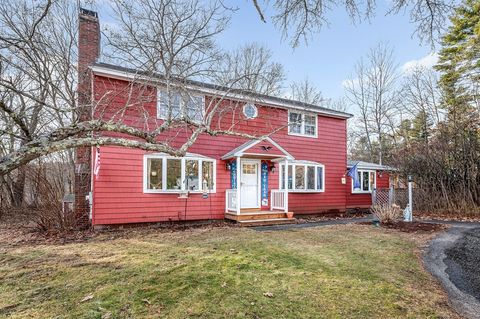 Single Family Residence in Pelham NH 4 Belvina Cir.jpg