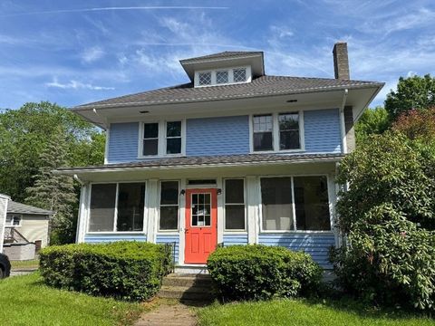 Duplex in Plaistow NH 3 Elm St.jpg