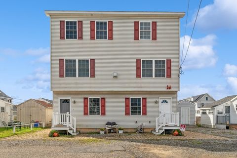 Multi Family in Hampton NH 4 Chase St.jpg