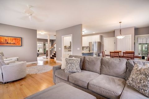 Single Family Residence in Merrimack NH 14 Monadnock Lane 7.jpg