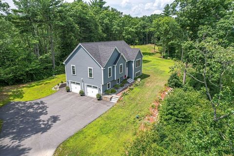 Single Family Residence in Sandown NH 35 Higgins Avenue.jpg