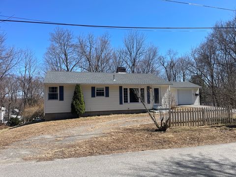 Single Family Residence in Derry NH 4 Lawrence Rd.jpg