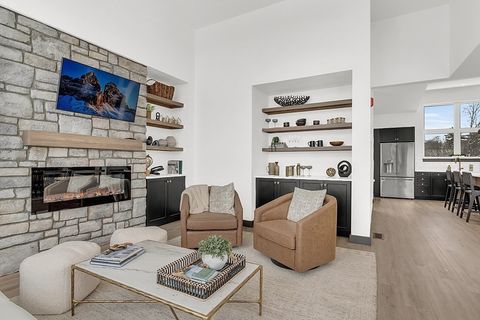 Condominium in Laconia NH 36 Vantage Point Drive #1 32.jpg