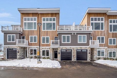 Condominium in Laconia NH 36 Vantage Point Drive #1.jpg