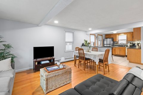 Single Family Residence in Salem NH 5 Field Avenue 7.jpg