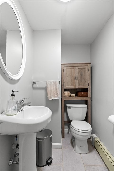 Single Family Residence in Salem NH 5 Field Avenue 16.jpg