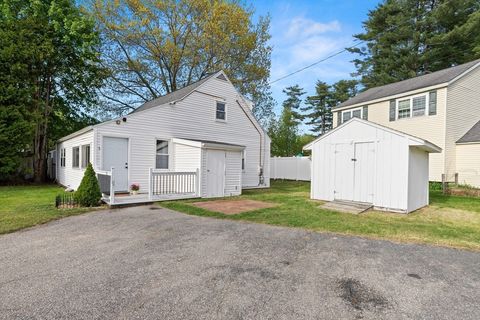 Single Family Residence in Salem NH 5 Field Avenue 1.jpg