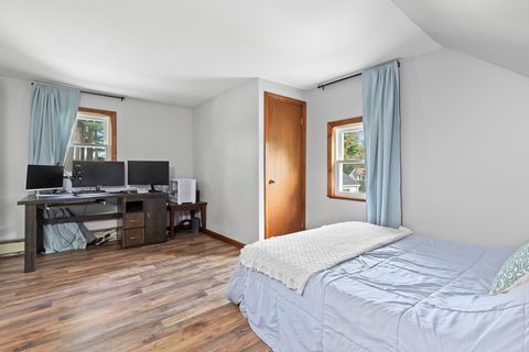 Single Family Residence in Salem NH 5 Field Avenue 24.jpg