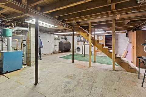 Single Family Residence in Salem NH 5 Field Avenue 17.jpg