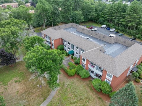 Condominium in Salem NH 117 Cluff Crossing Road #9.jpg