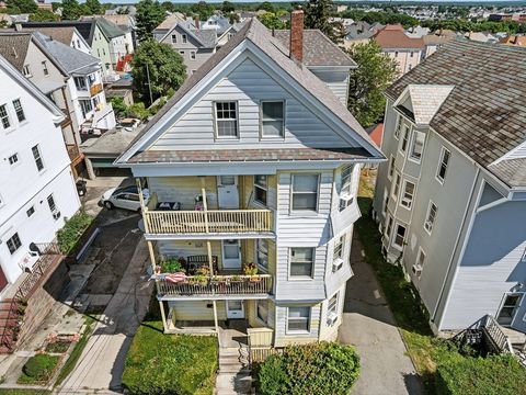 Triplex in New Bedford MA 141 Peckham St.jpg