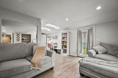Single Family Residence in Salem NH 8 Hitty Road 5.jpg