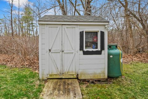 Single Family Residence in Salem NH 8 Hitty Road 24.jpg