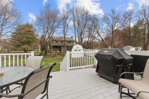 Single Family Residence in Salem NH 9 Maclarnon Rd 4.jpg