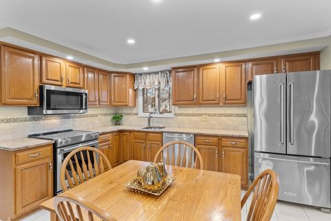 Single Family Residence in Salem NH 9 Maclarnon Rd 17.jpg