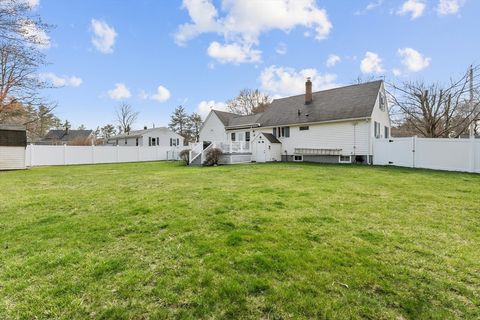Single Family Residence in Salem NH 9 Maclarnon Rd 5.jpg
