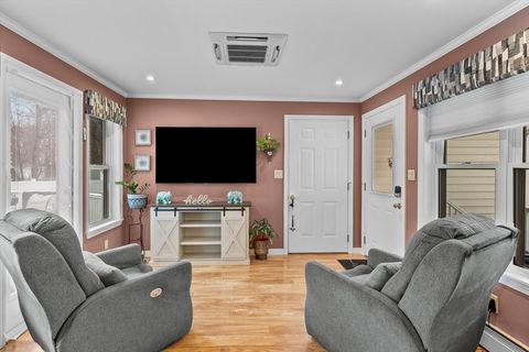 Single Family Residence in Salem NH 9 Maclarnon Rd 11.jpg