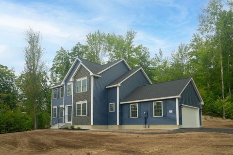 Single Family Residence in Meredith NH 11 Hickorywood Cir.jpg