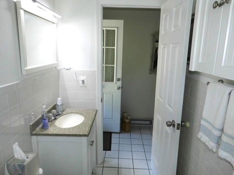 Single Family Residence in Salem NH 55 A Millville Cir 19.jpg