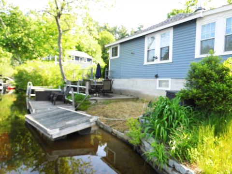 Single Family Residence in Salem NH 55 A Millville Cir 8.jpg