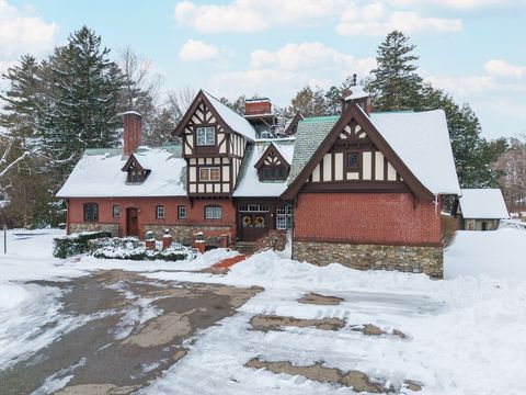 Condominium in Salem NH 80 Pond St #4.jpg