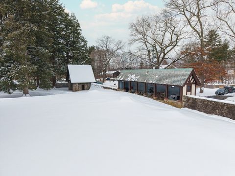 Condominium in Salem NH 80 Pond St #4 8.jpg
