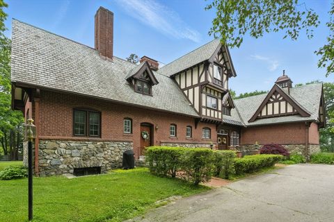 Condominium in Salem NH 80 Pond St #4.jpg